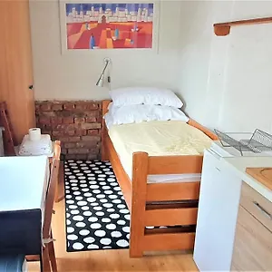 Kwatera prywatna Małe Studio Z Mini Kuchnią Poznań