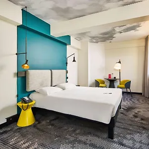 Ibis Wenceslas Square מלון