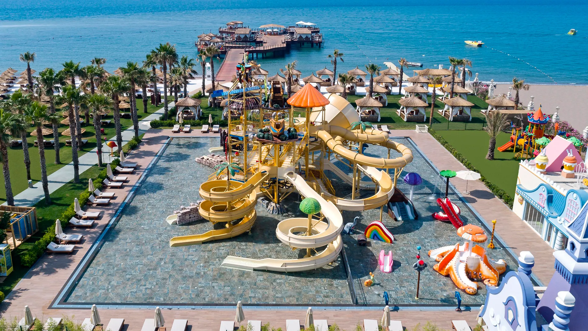***** Semesteranläggning (resort) Titanic Mardan Palace Antalya Turkiet